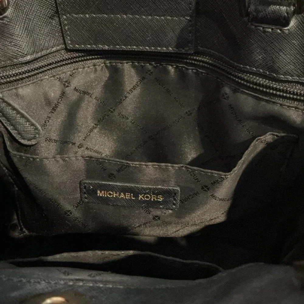 Michael Kors Satchel Womens Medium Black Good Saffiano Leather